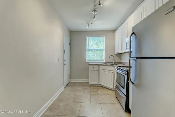 $1,250 | 2358 Herschel Street, Unit 4, Jacksonville, FL 32204