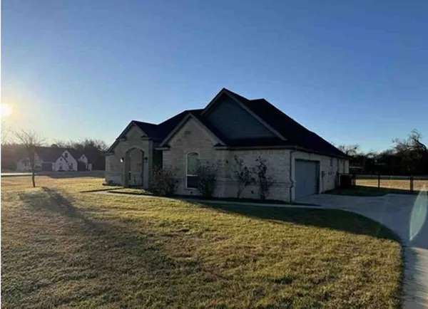 $366,000 | 103 Maudy Ln. Lane, Springtown, TX 76082