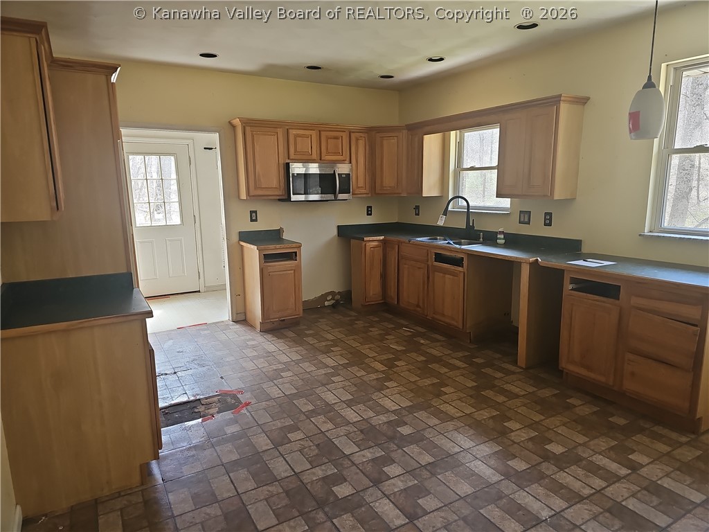 325 Fishers Branch Road Charleston, WV 25312 - Photo 3 of 8 Gallery Image 3