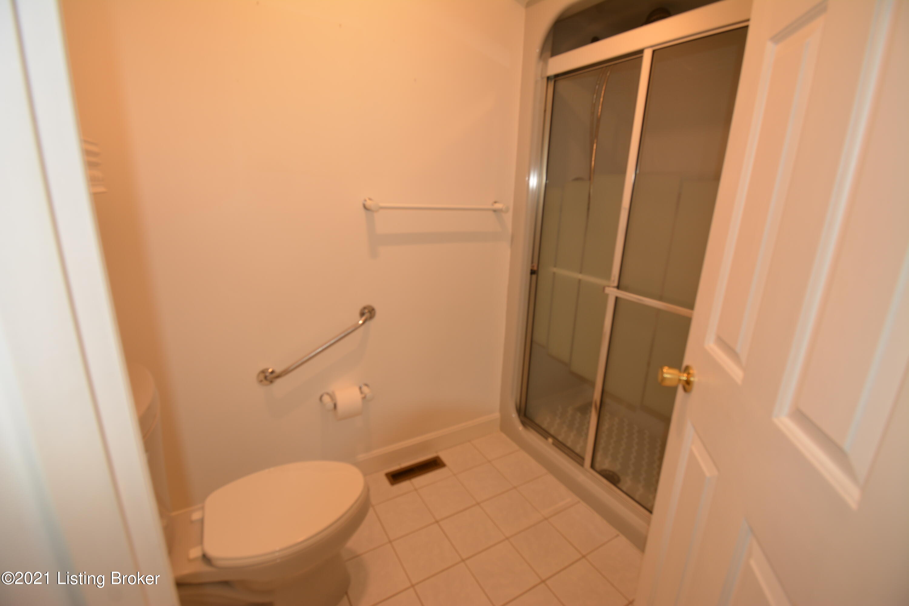 904 Bart Smith Road Smithfield, KY 40068 - Photo 21 of 65 Primary bath