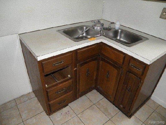 8400 Evergreen Road Detroit, MI 48228 - Photo 2 of 8 5.jpg
