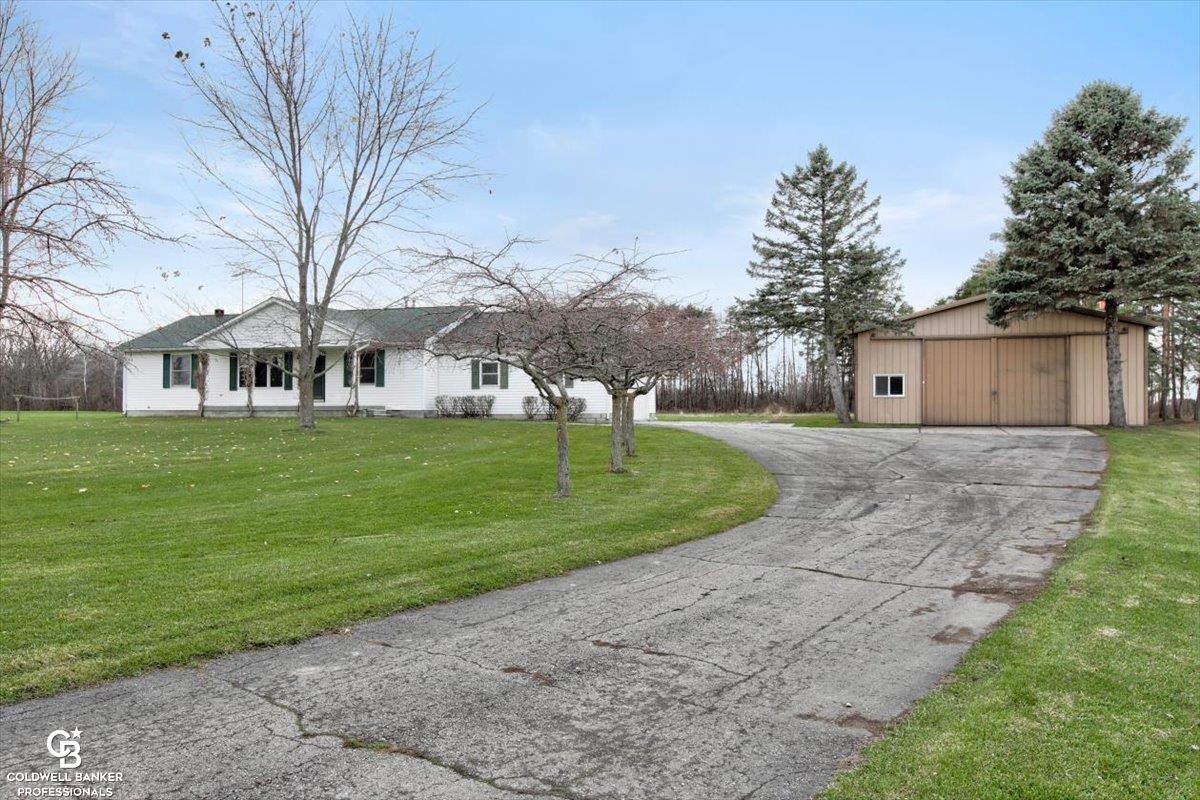184 Wales Center Road Columbus, MI 48063 - Photo 2 of 36 50162078-64e64112-4010-47b6-be2e-d1fcb2cb3e69.JPG
