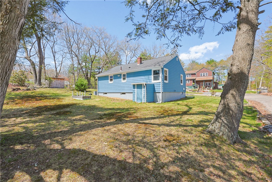 18 Adelaide Avenue Smithfield, RI 02917 - Photo 5 of 23