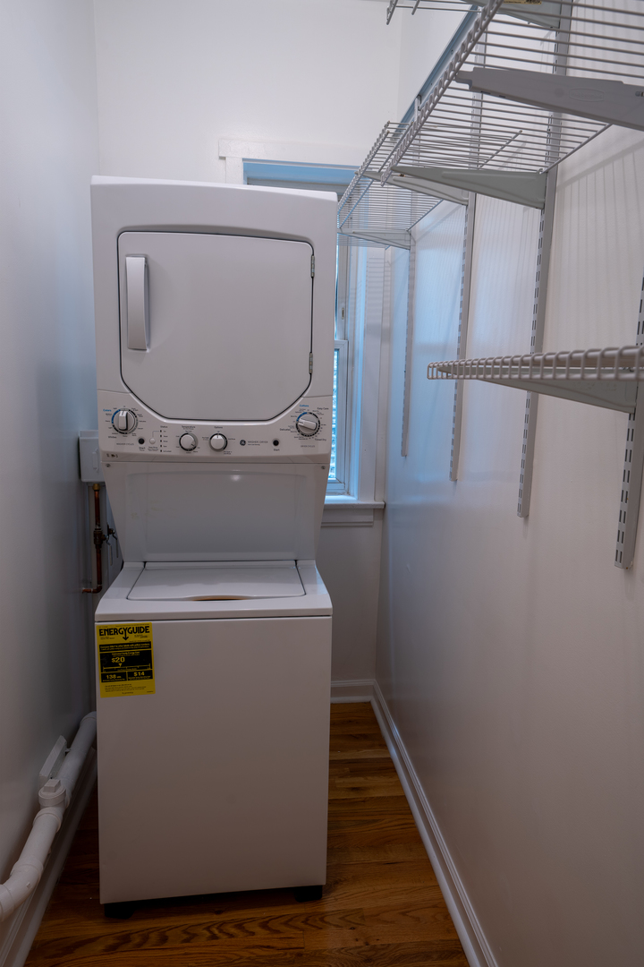 1460 West Foster Avenue, Unit 1 Chicago, IL 60640 - Photo 13 of 14 a utility room with dryer and washer