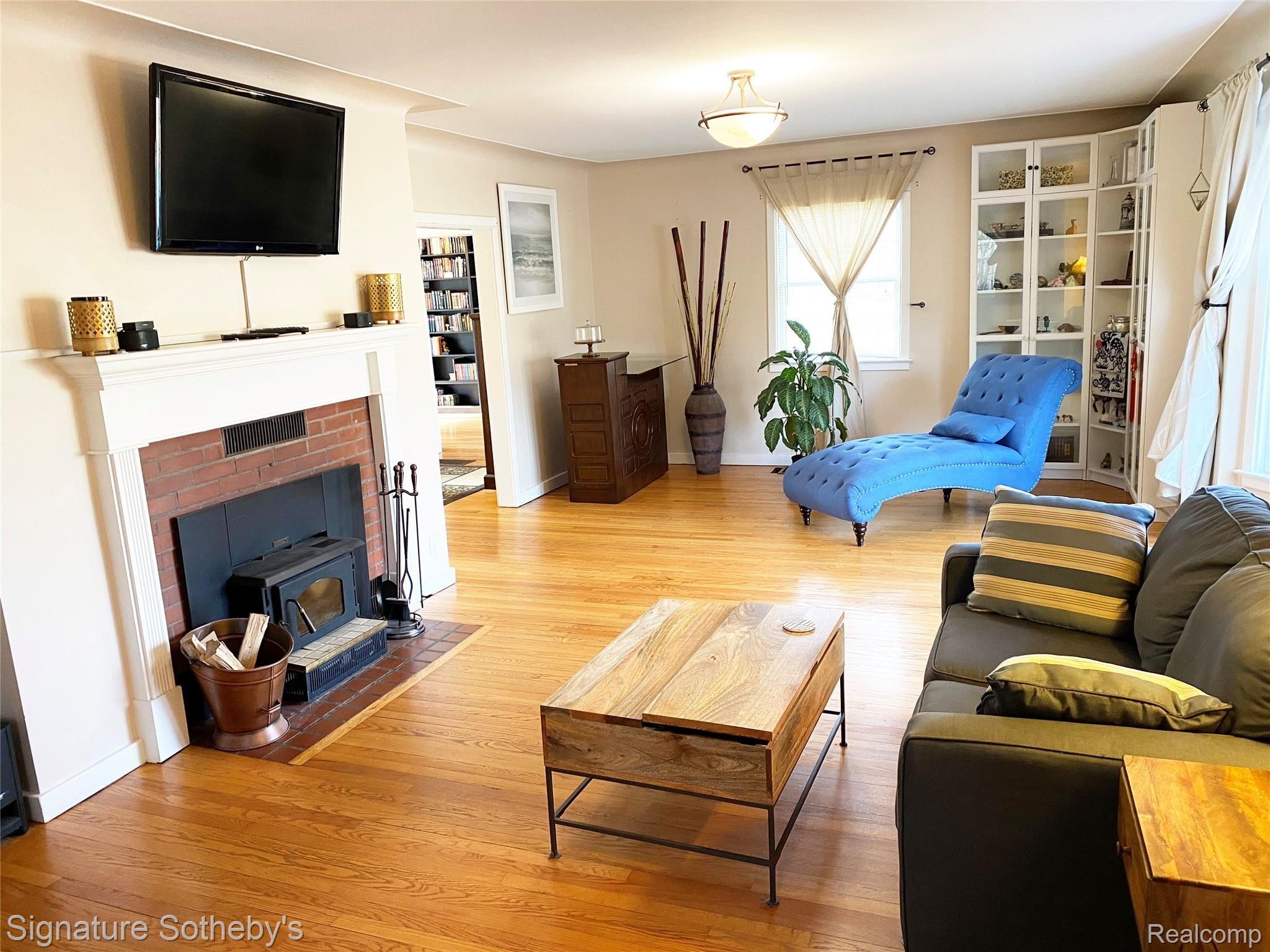 25175 Farmbrook Road Southfield, MI 48034 - Photo 8 of 32 08.jpg