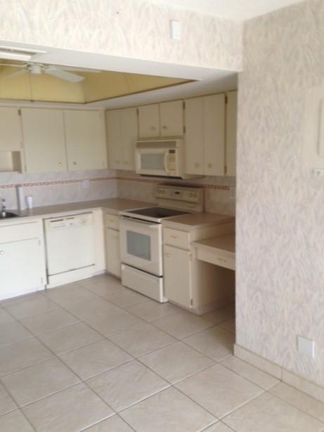 201 Southwest 1st Street, Unit 90 Boca Raton, FL 33432 - Photo 6 of 11 -