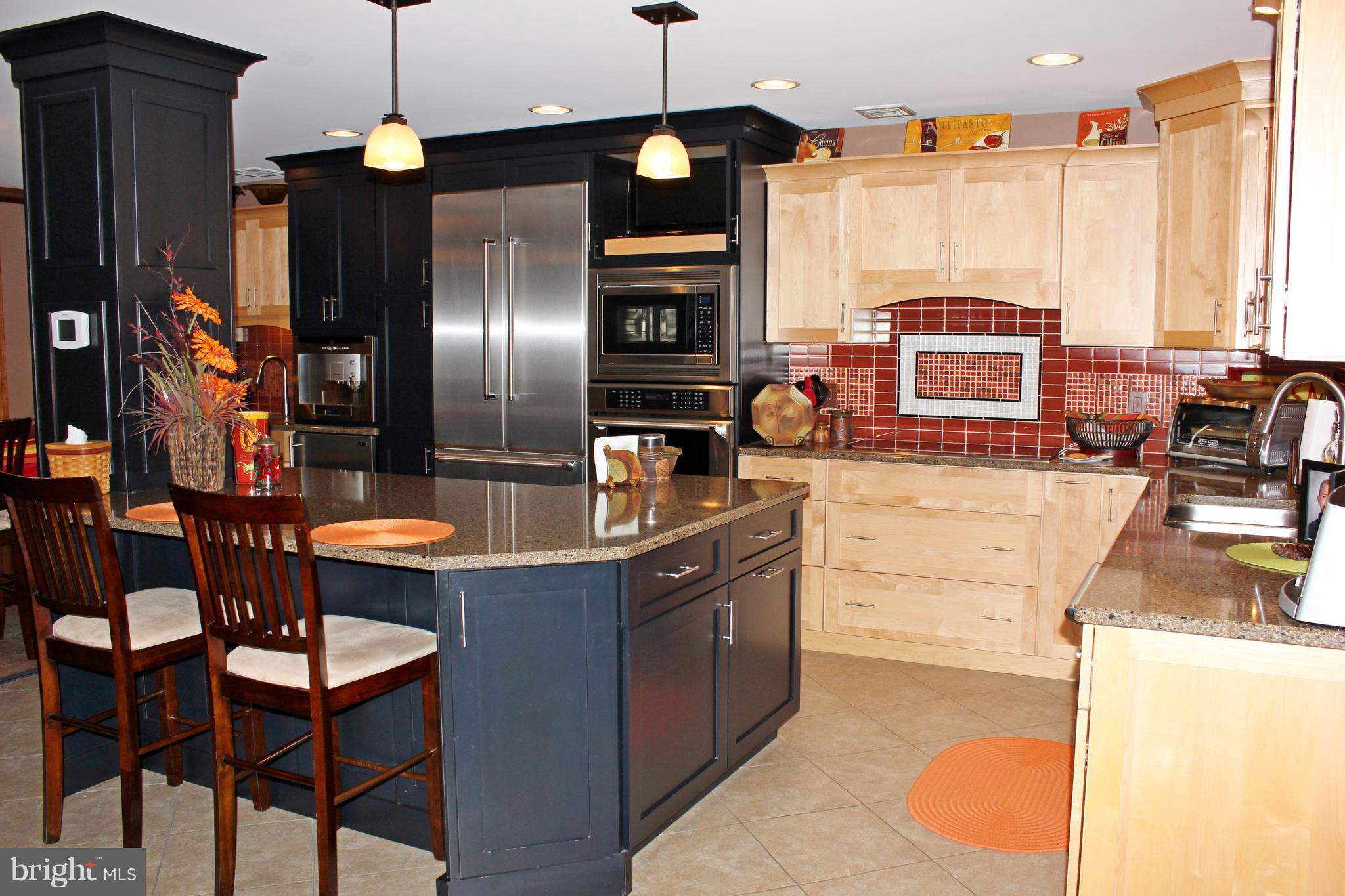 669 Laurel Avenue Lititz, PA 17543 - Photo 5 of 51