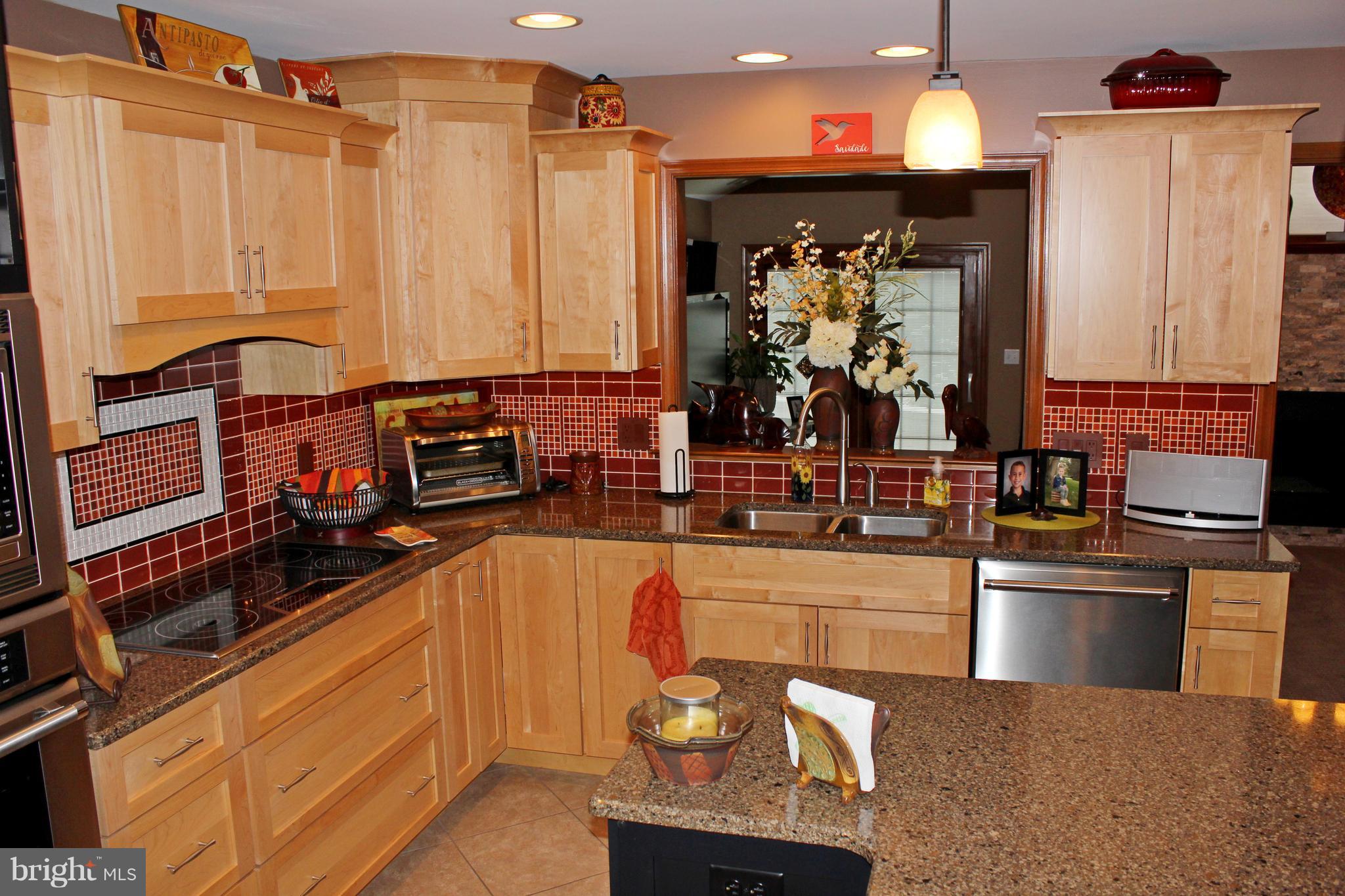 669 Laurel Avenue Lititz, PA 17543 - Photo 7 of 51