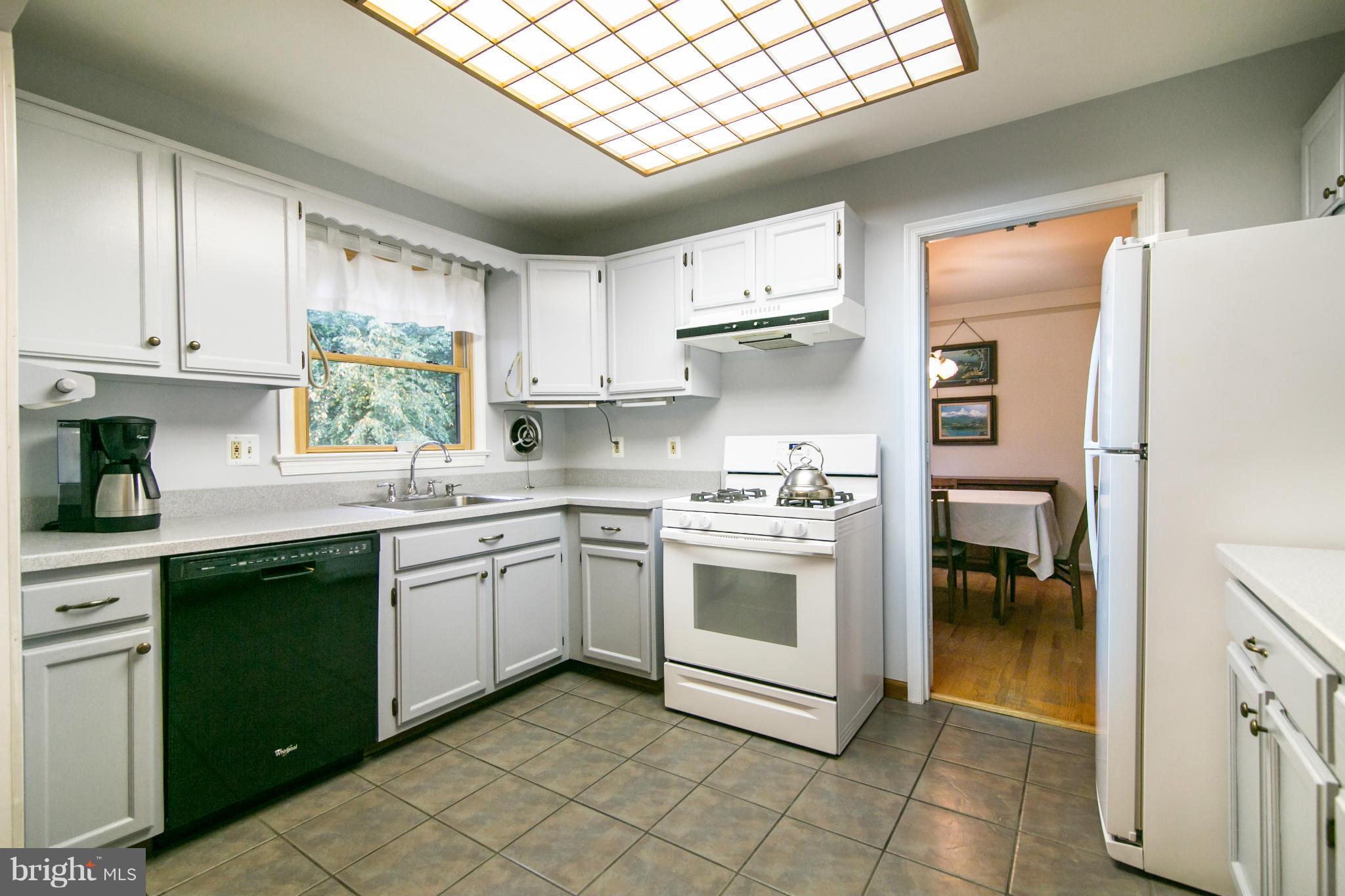 8000 West Point Drive Springfield, VA 22153 - Photo 11 of 30 Large Kitchen
