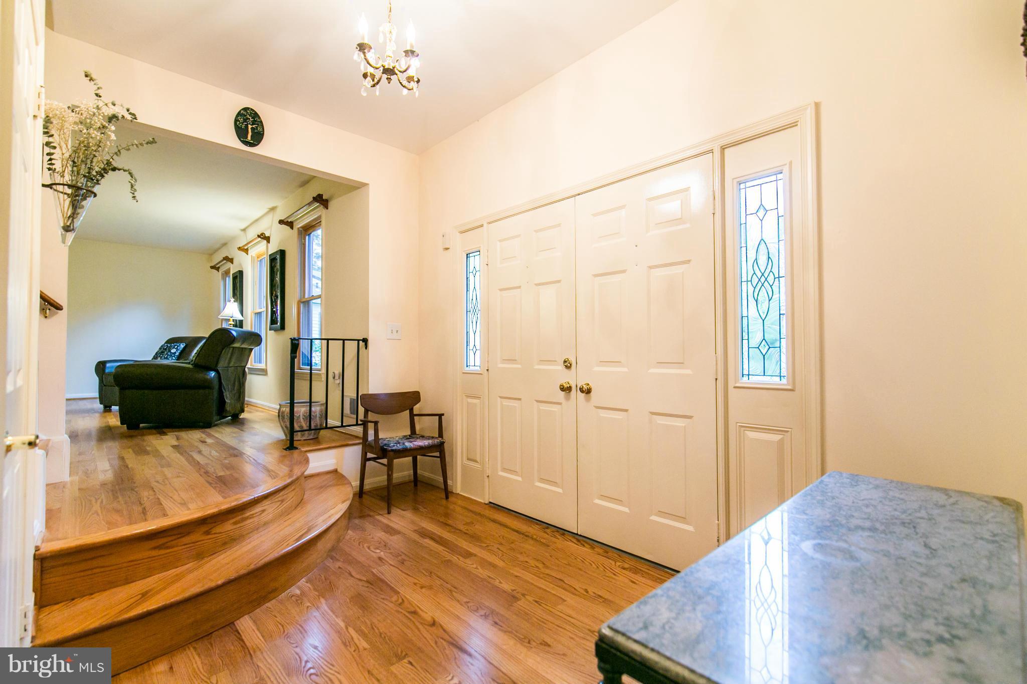 8000 West Point Drive Springfield, VA 22153 - Photo 5 of 30 Large Foyer