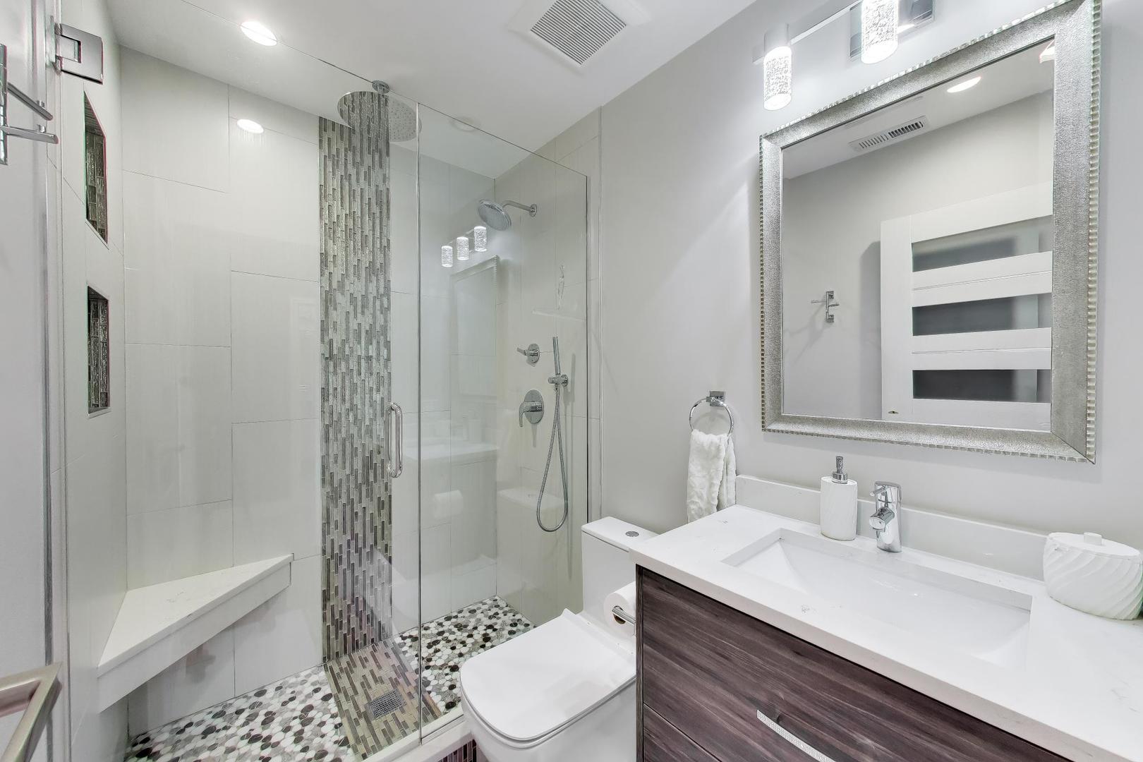 1400 North Elmhurst Road, Unit 319 Mount Prospect, IL 60056 - Photo 20 of 25