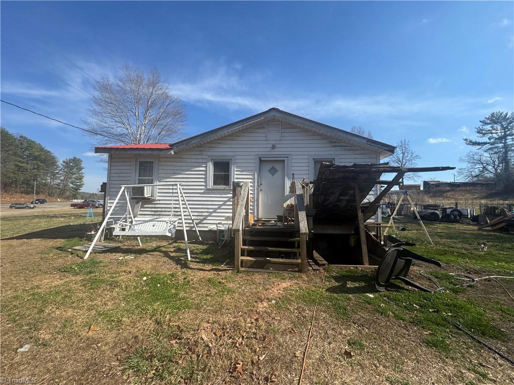 112 Hardwick Lane Lowgap, NC 27024 - Photo 4 of 22