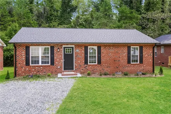 $1,580 | 821 Dogwood Circle, High Point, NC 27260