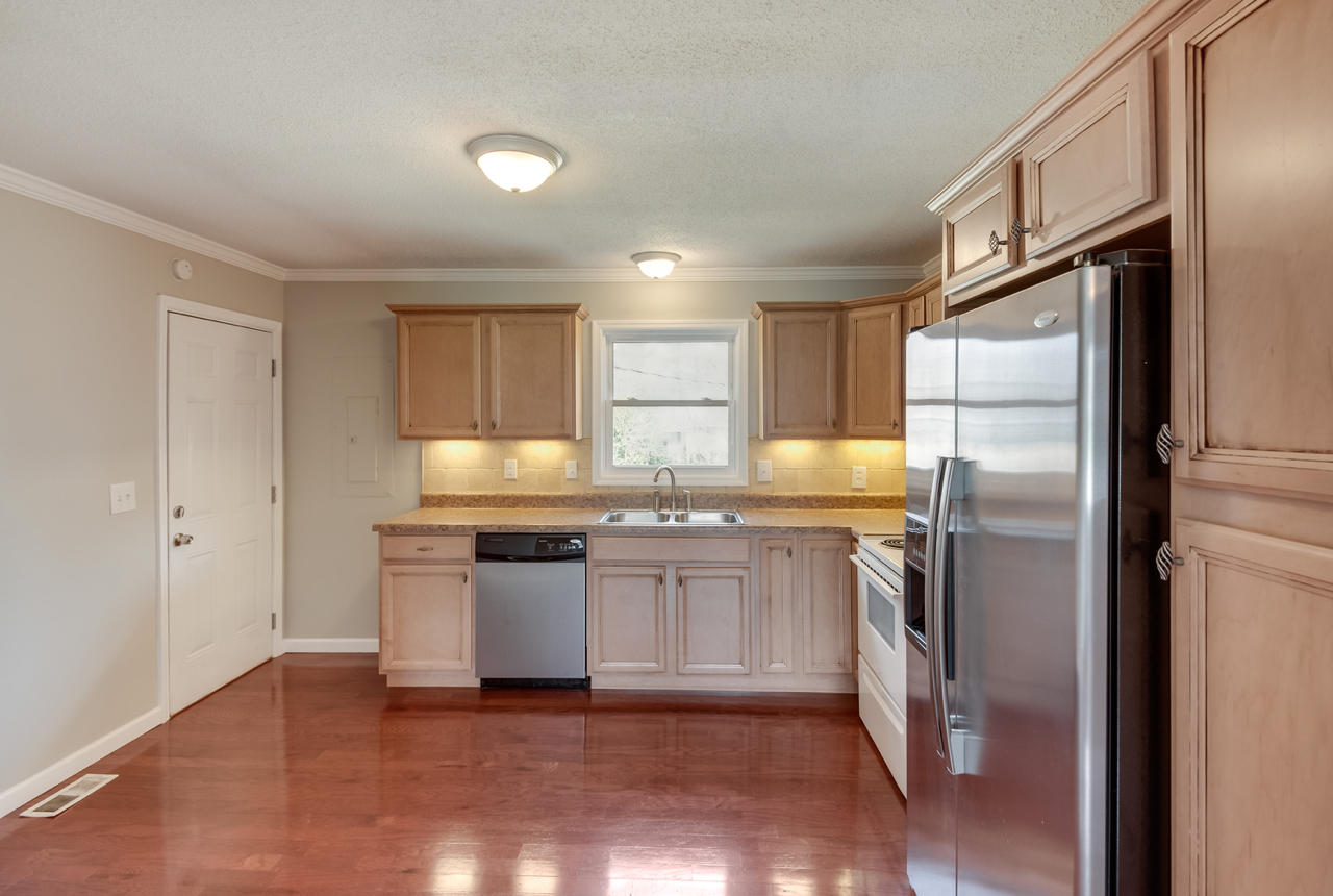 5329 Old Mission Road Chattanooga, TN 37411 - Photo 5 of 19 5329 Old Mission Road Chattanooga, TN -