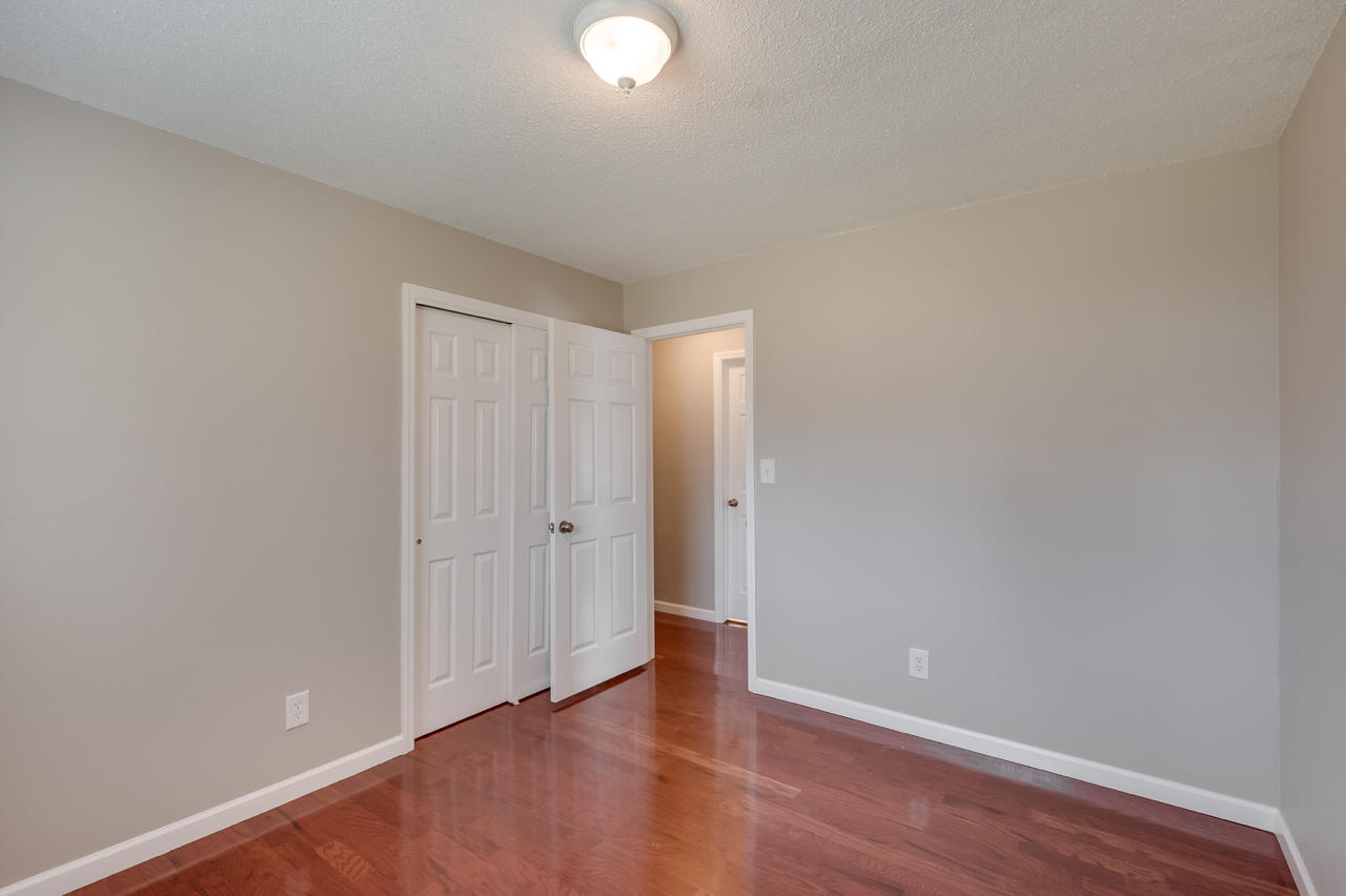 5329 Old Mission Road Chattanooga, TN 37411 - Photo 8 of 19 5329 Old Mission Road Chattanooga, TN -