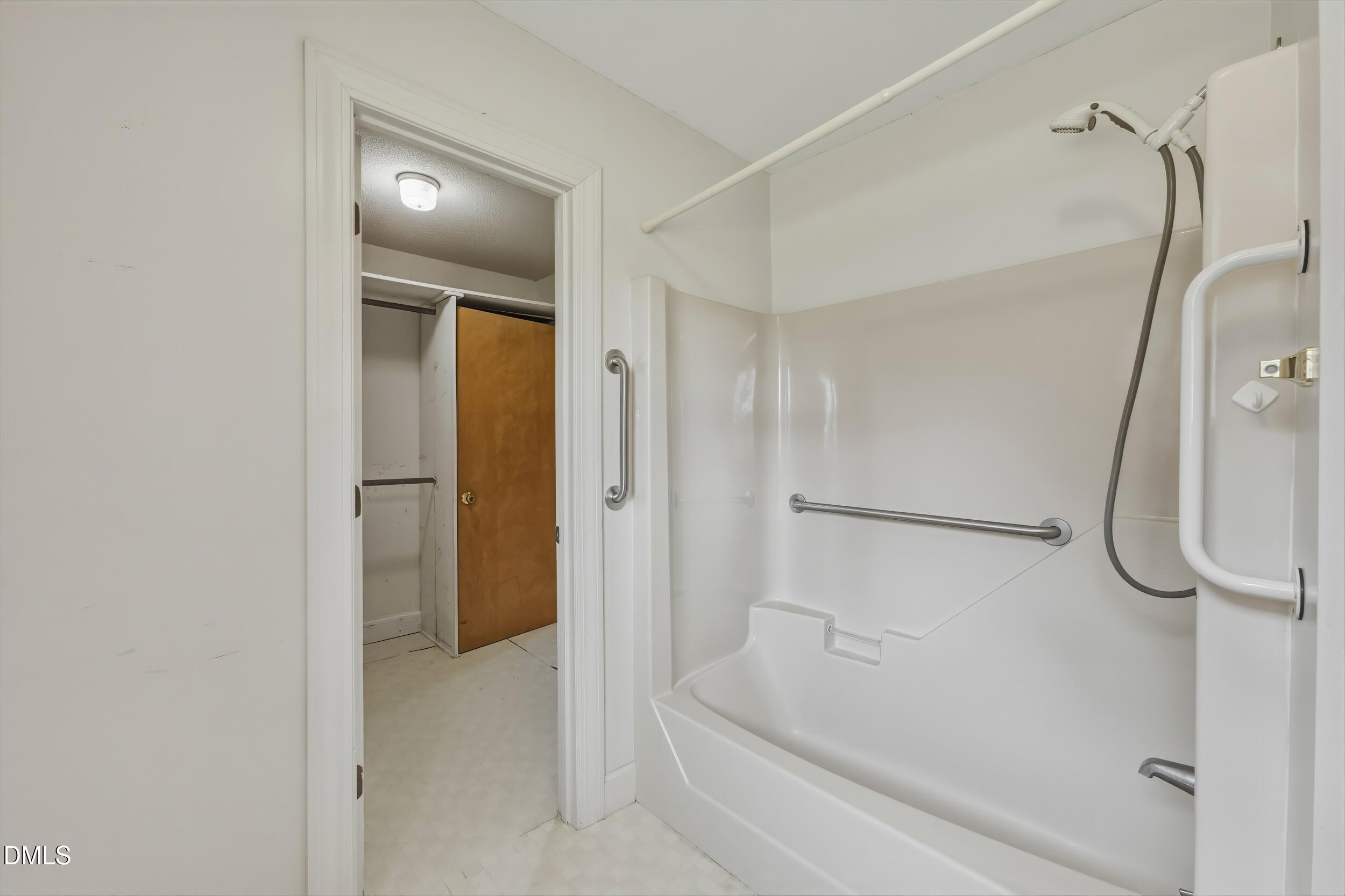 2475 Reges Store Road Nashville, NC 27856 - Photo 23 of 43 Primary Bathroom