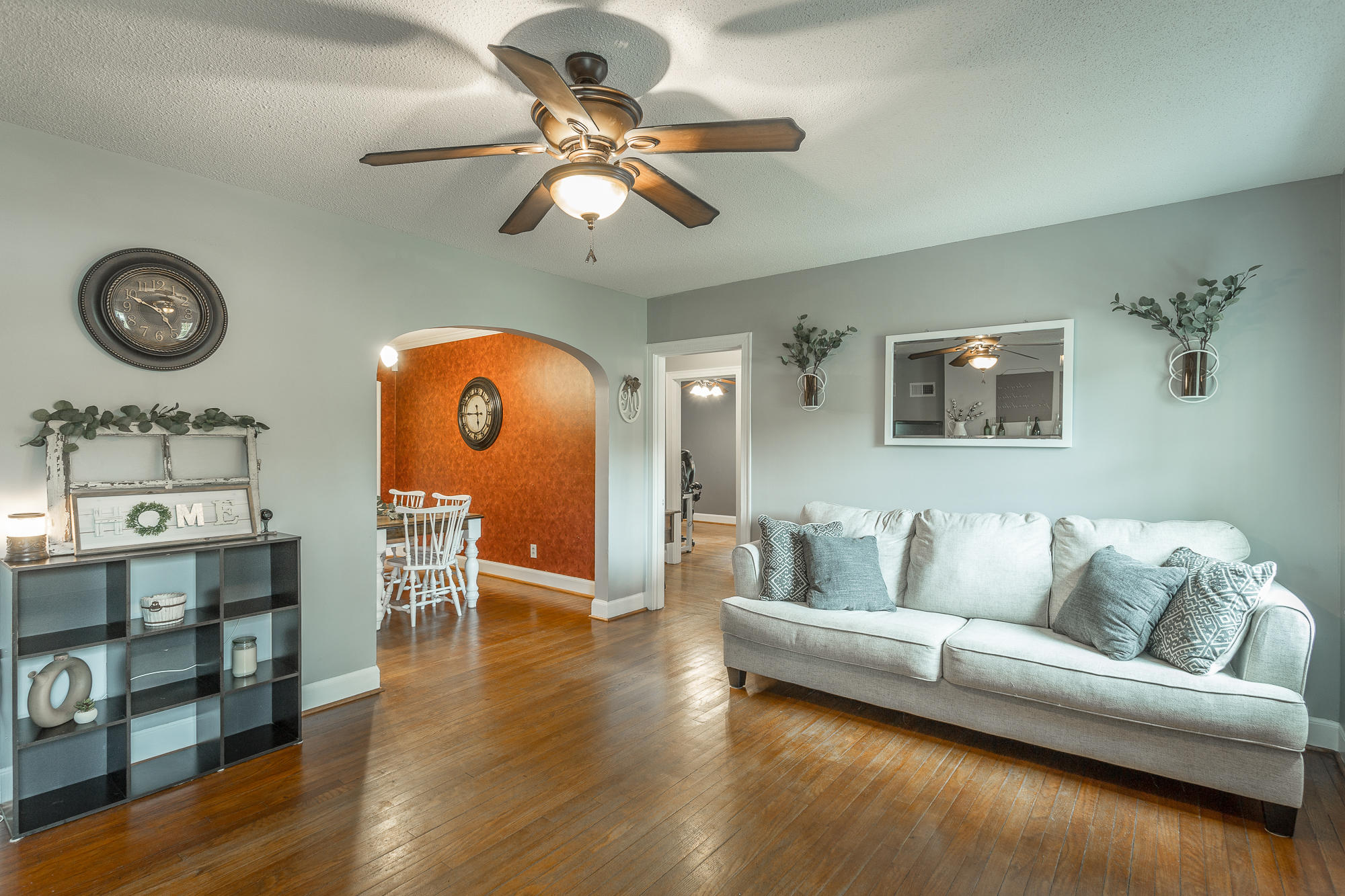 6234 East Brainerd Road Chattanooga, TN 37421 - Photo 3 of 32 Living Room