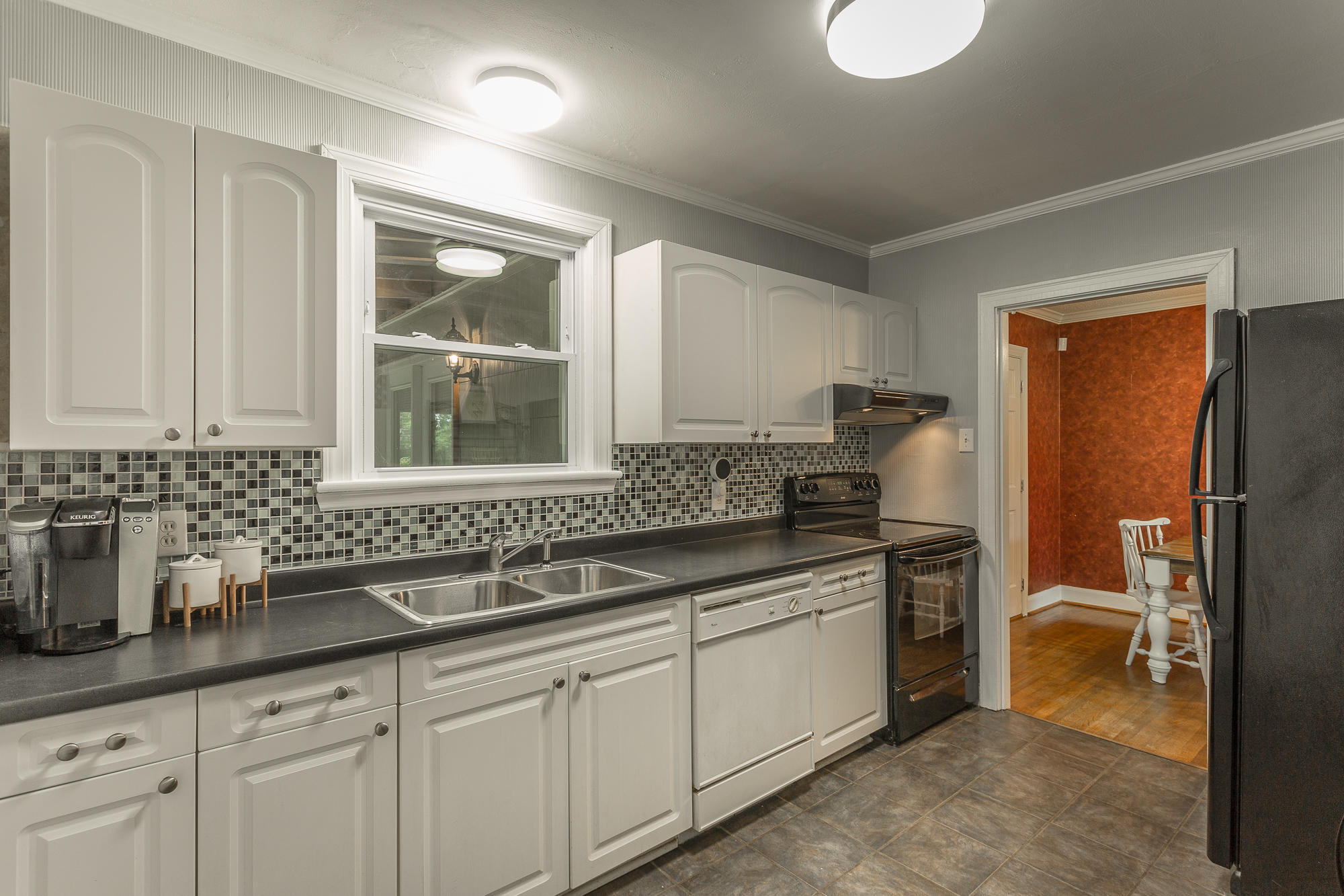 6234 East Brainerd Road Chattanooga, TN 37421 - Photo 6 of 32 Kitchen