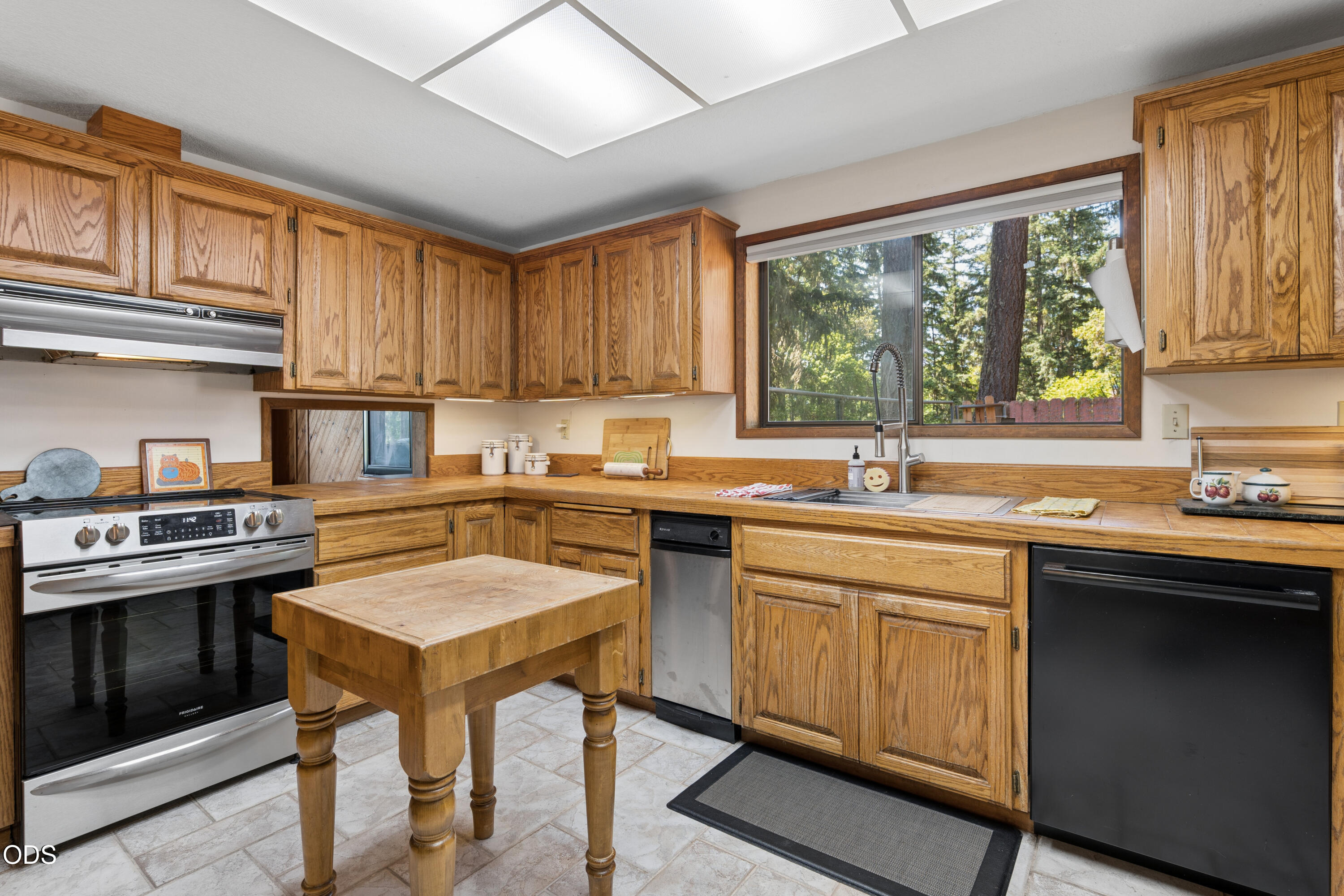 1853 Ridge Water Drive Sutherlin, OR 97479 - Photo 12 of 27 11