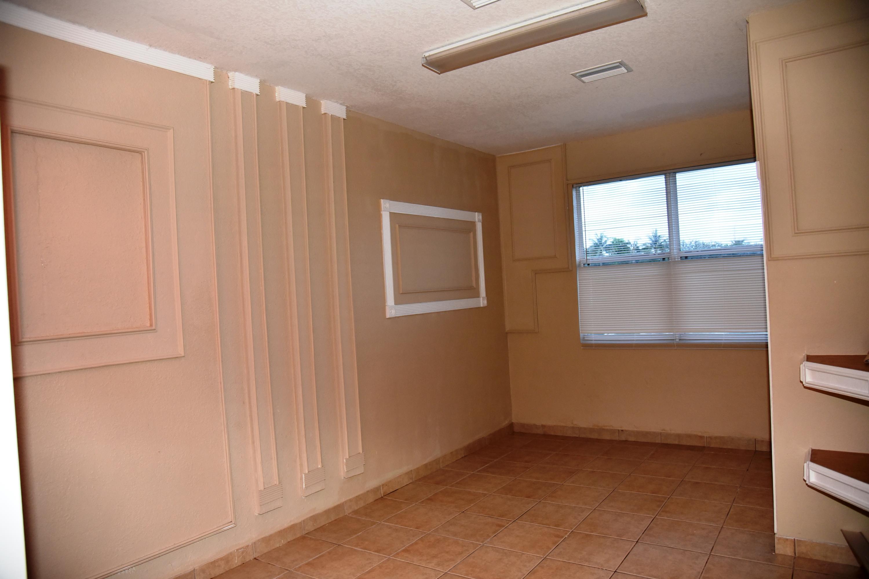 443 Cresta Circle West Palm Beach, FL 33413 - Photo 20 of 22 20