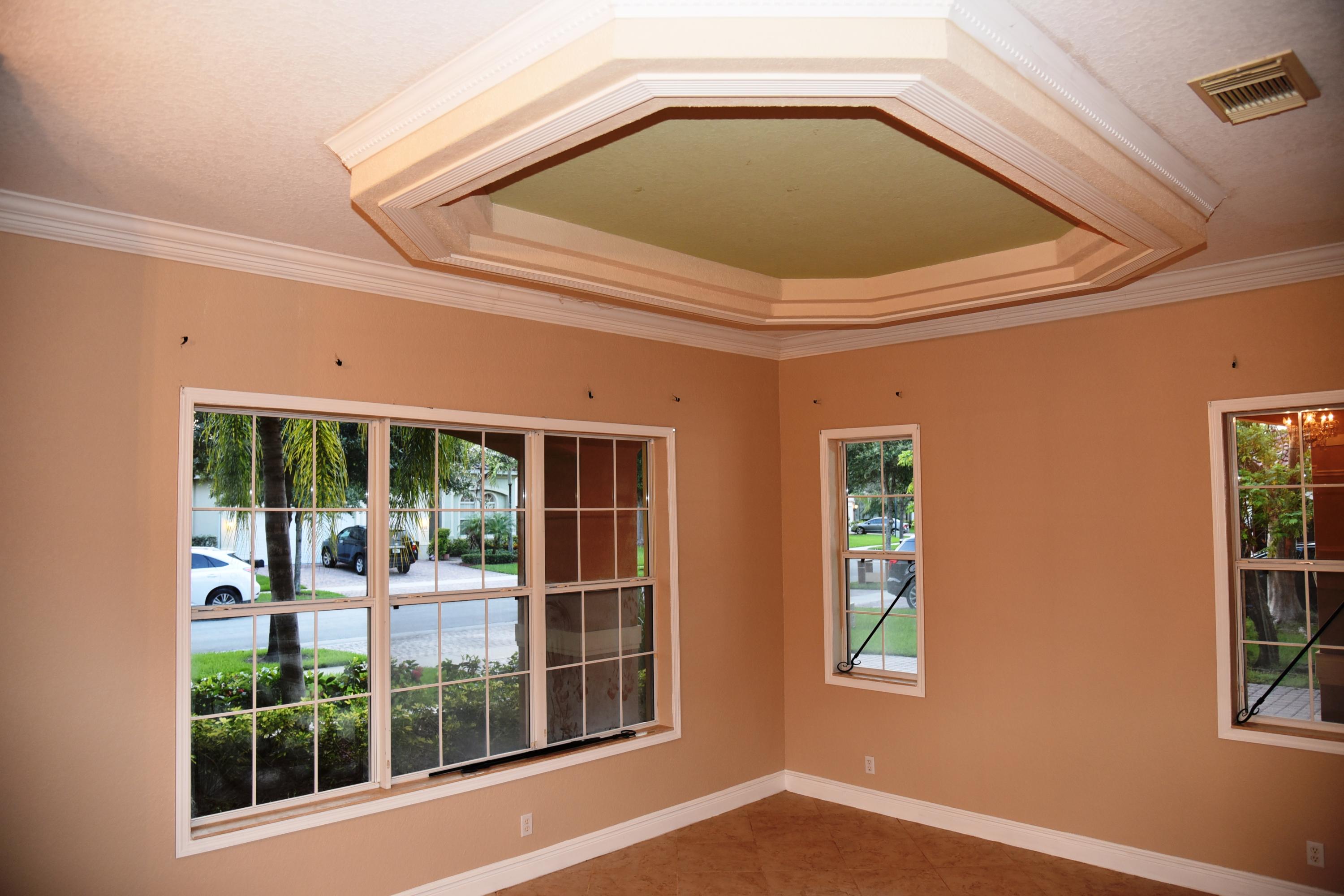 443 Cresta Circle West Palm Beach, FL 33413 - Photo 3 of 22 Formal Living Area