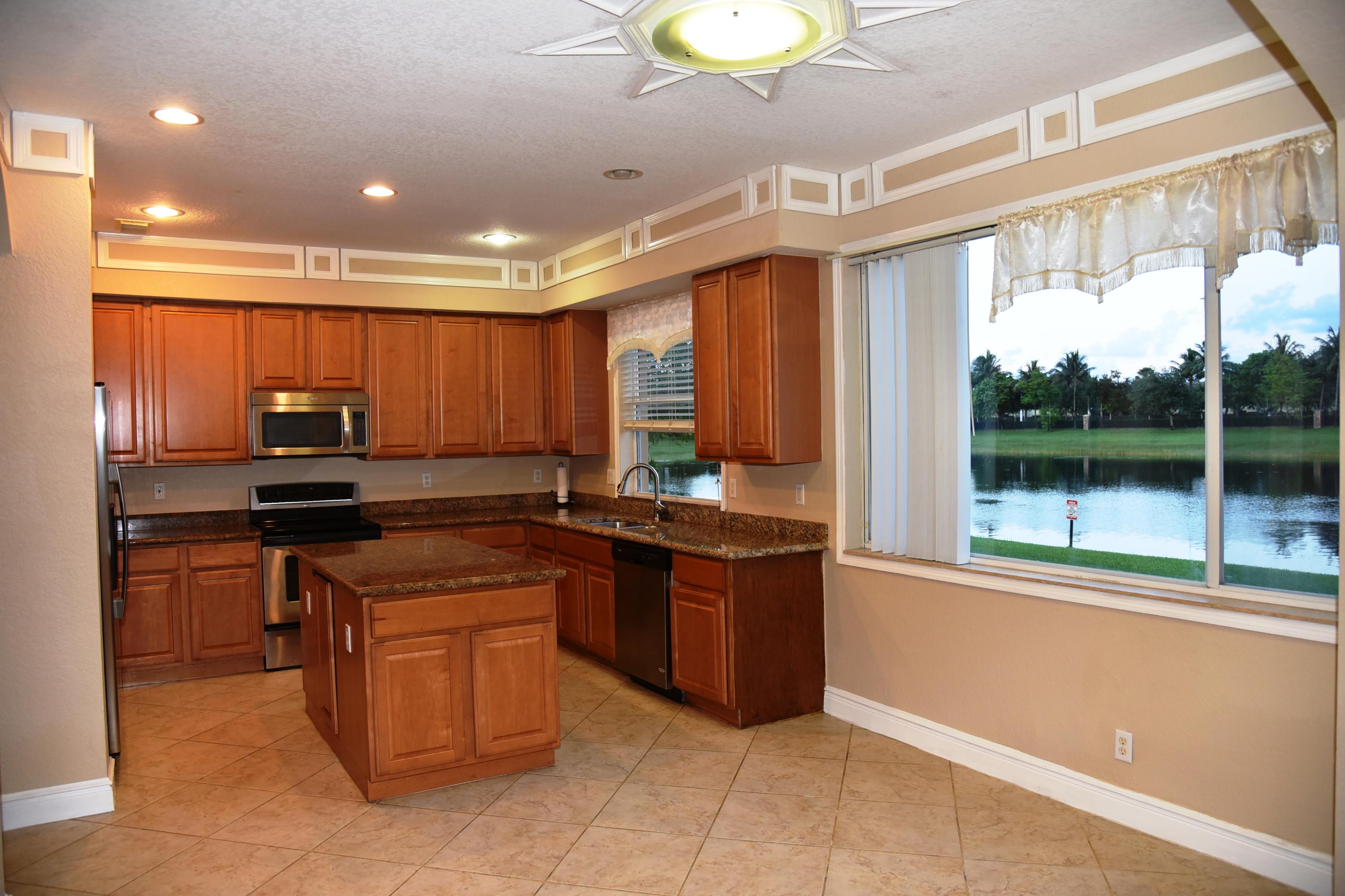 443 Cresta Circle West Palm Beach, FL 33413 - Photo 7 of 22 Kitchen