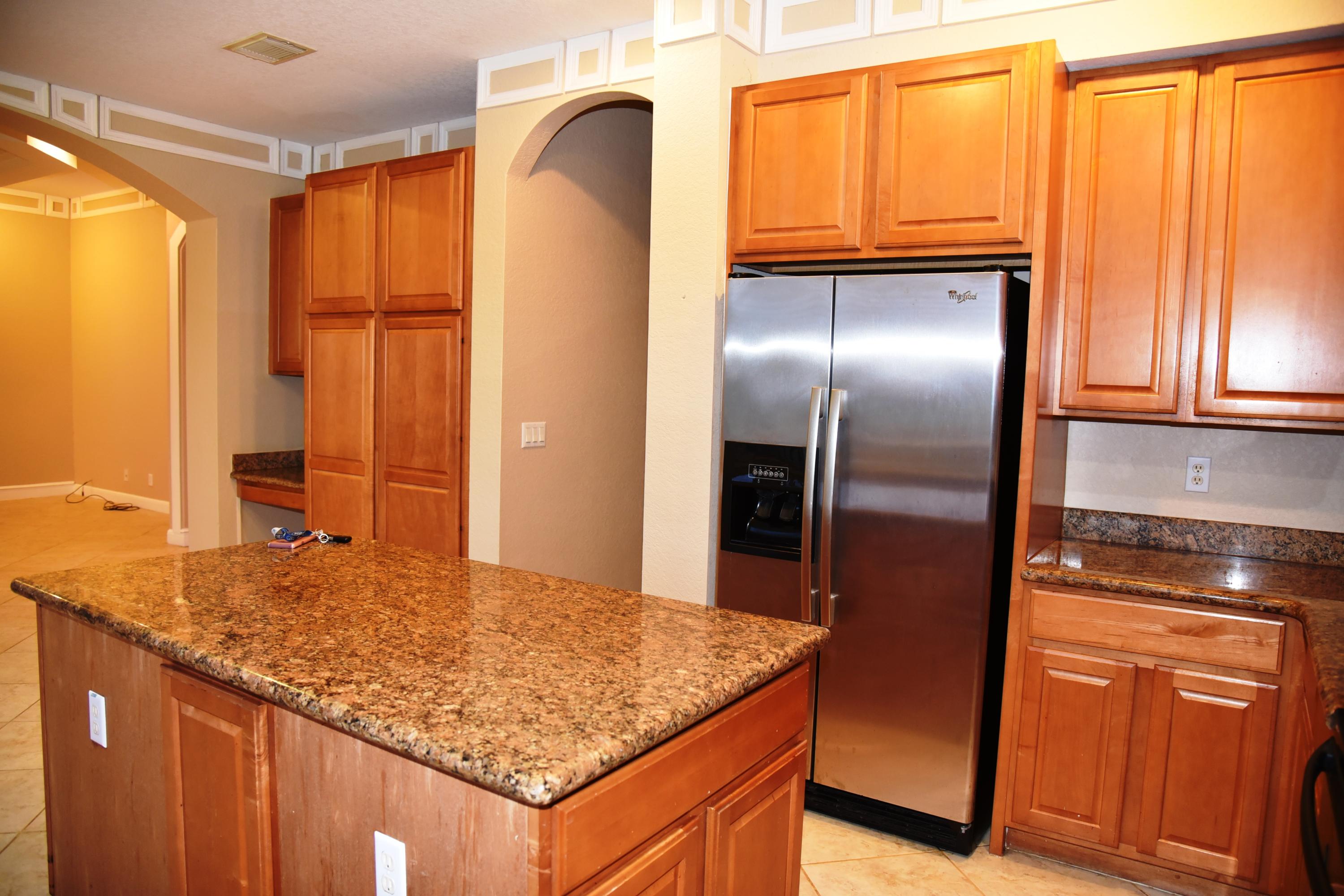 443 Cresta Circle West Palm Beach, FL 33413 - Photo 9 of 22 Kitchen