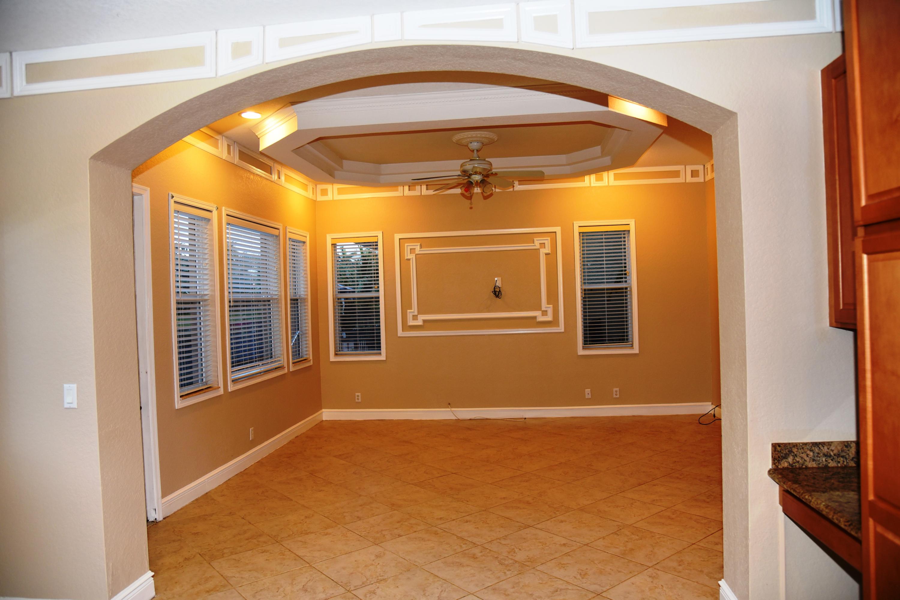 443 Cresta Circle West Palm Beach, FL 33413 - Photo 10 of 22 Family Room