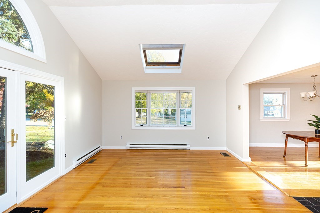 9 Greenleaf Road Norwood, MA 02062 - Photo 5 of 23 Gallery Image 5