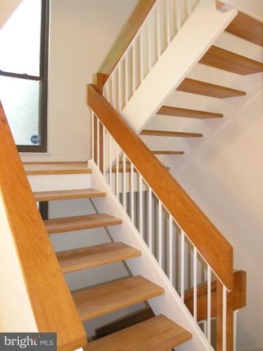 1646 Waters Edge Lane Reston, VA 20190 - Photo 7 of 30 a view of entryway