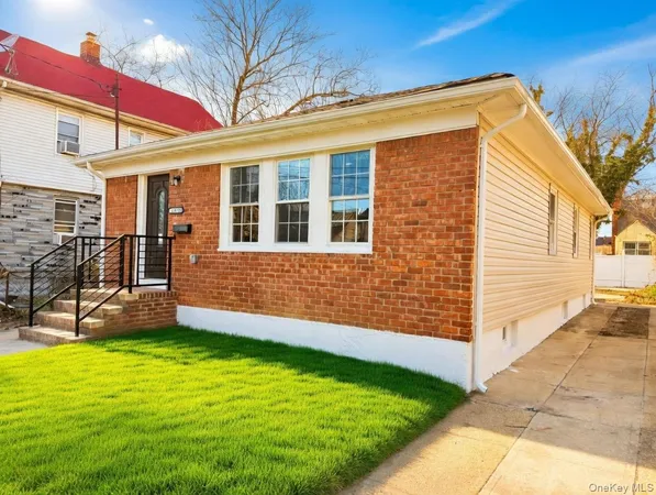 $879,999 | 123-23 Milburn Street | St. Albans