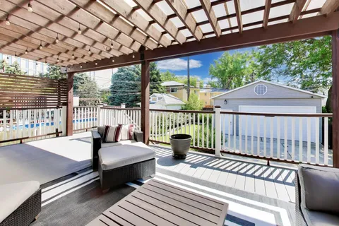 $1,025,000 | 3923 North Kilbourn Avenue, Chicago, IL 60641