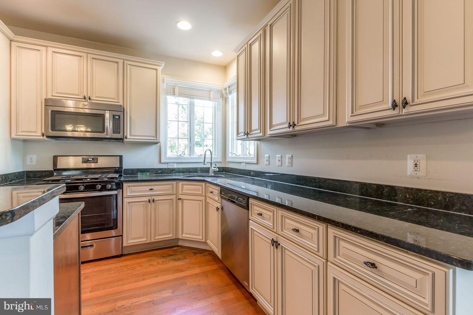 5409 Heming Avenue Springfield, VA 22151 - Photo 13 of 27 Kitchen