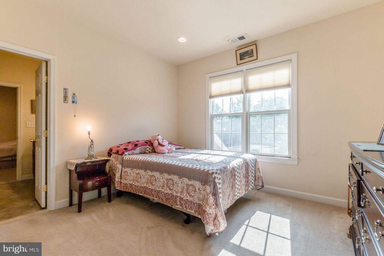 5409 Heming Avenue Springfield, VA 22151 - Photo 20 of 27 Bedroom