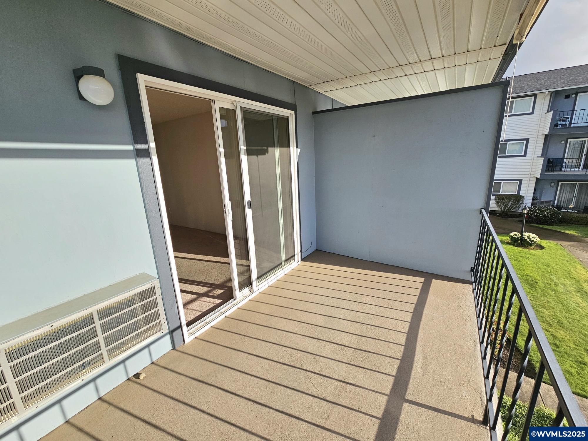 950 Evergreen Road, Unit 207 Woodburn, OR 97071 - Photo 22 of 33