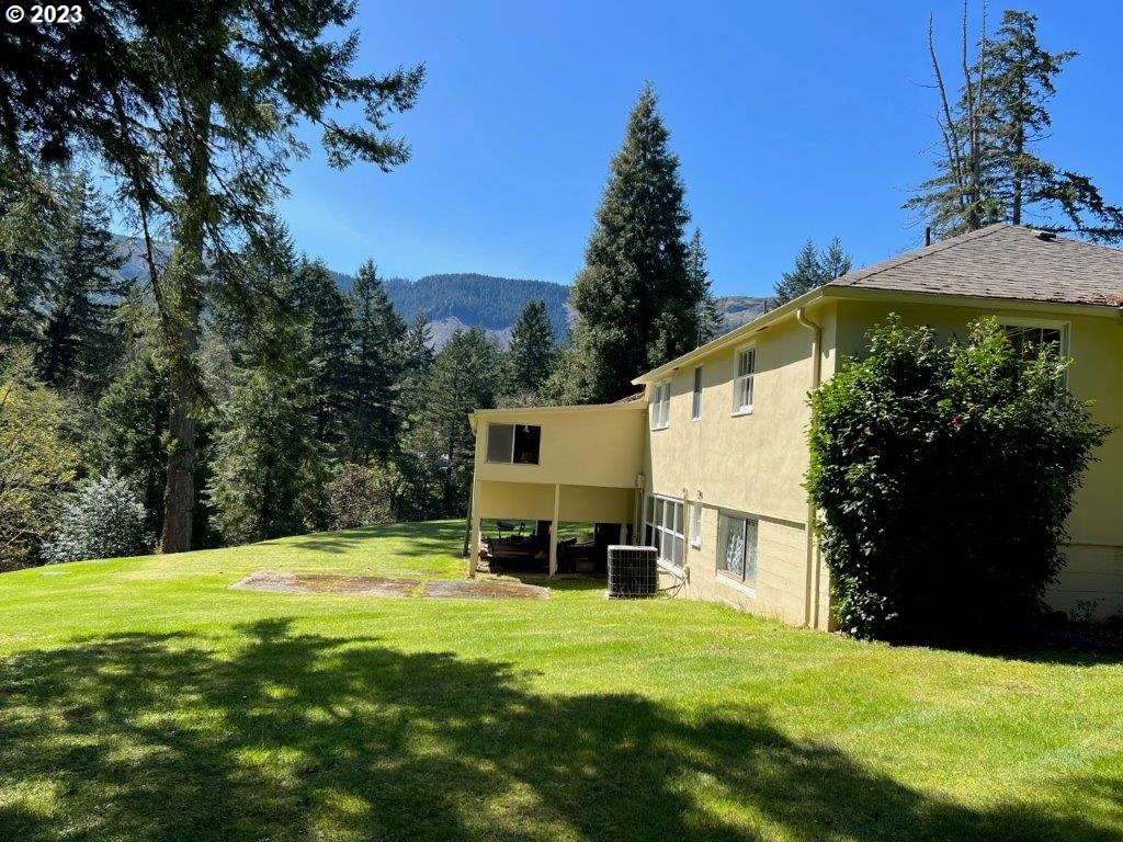 2715 Doerner Road Roseburg, OR 97471 - Photo 4 of 32