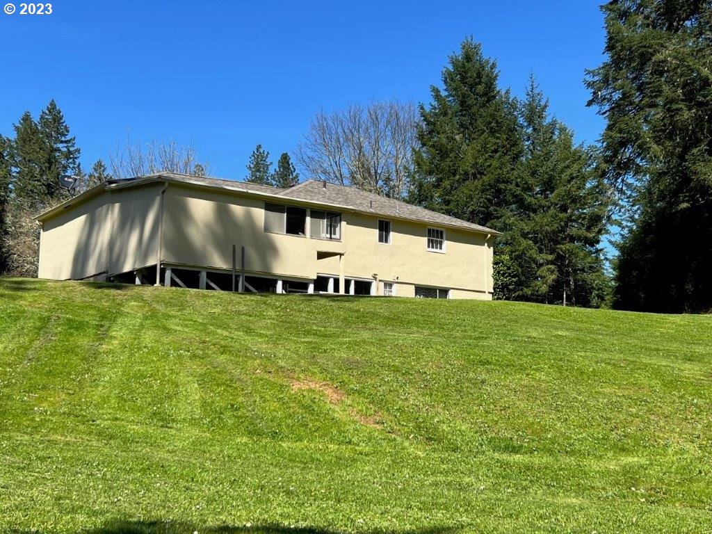 2715 Doerner Road Roseburg, OR 97471 - Photo 5 of 32