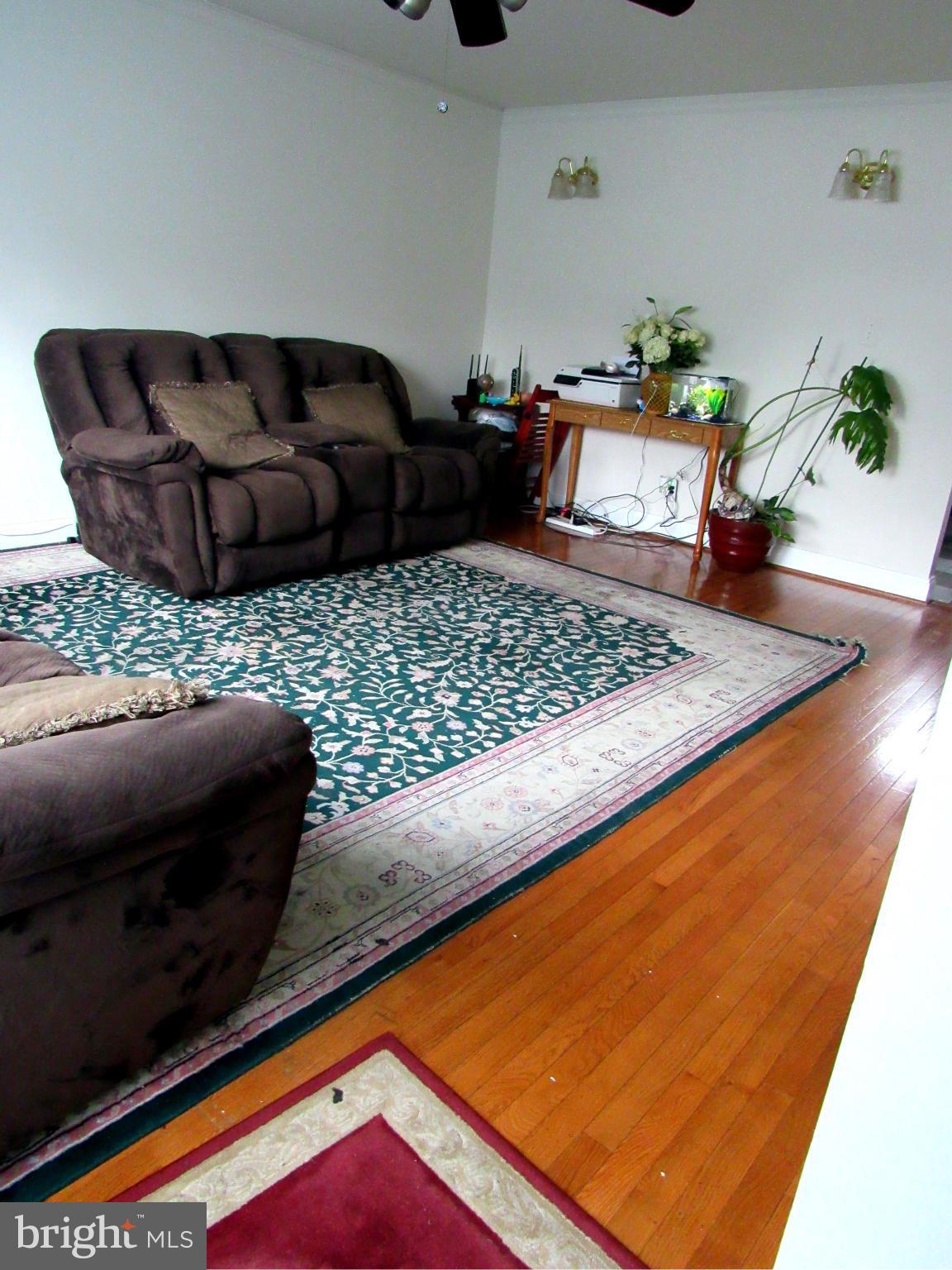 3700 Brightview Street Silver Spring, MD 20902 - Photo 7 of 30 Living Room