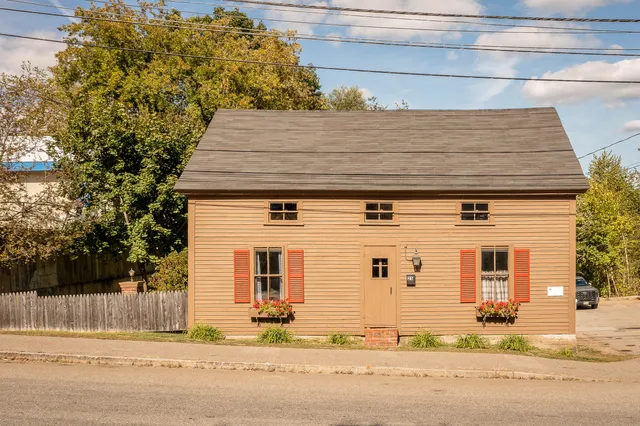 $193,000 | 25 Bond Street, Augusta, ME 04330