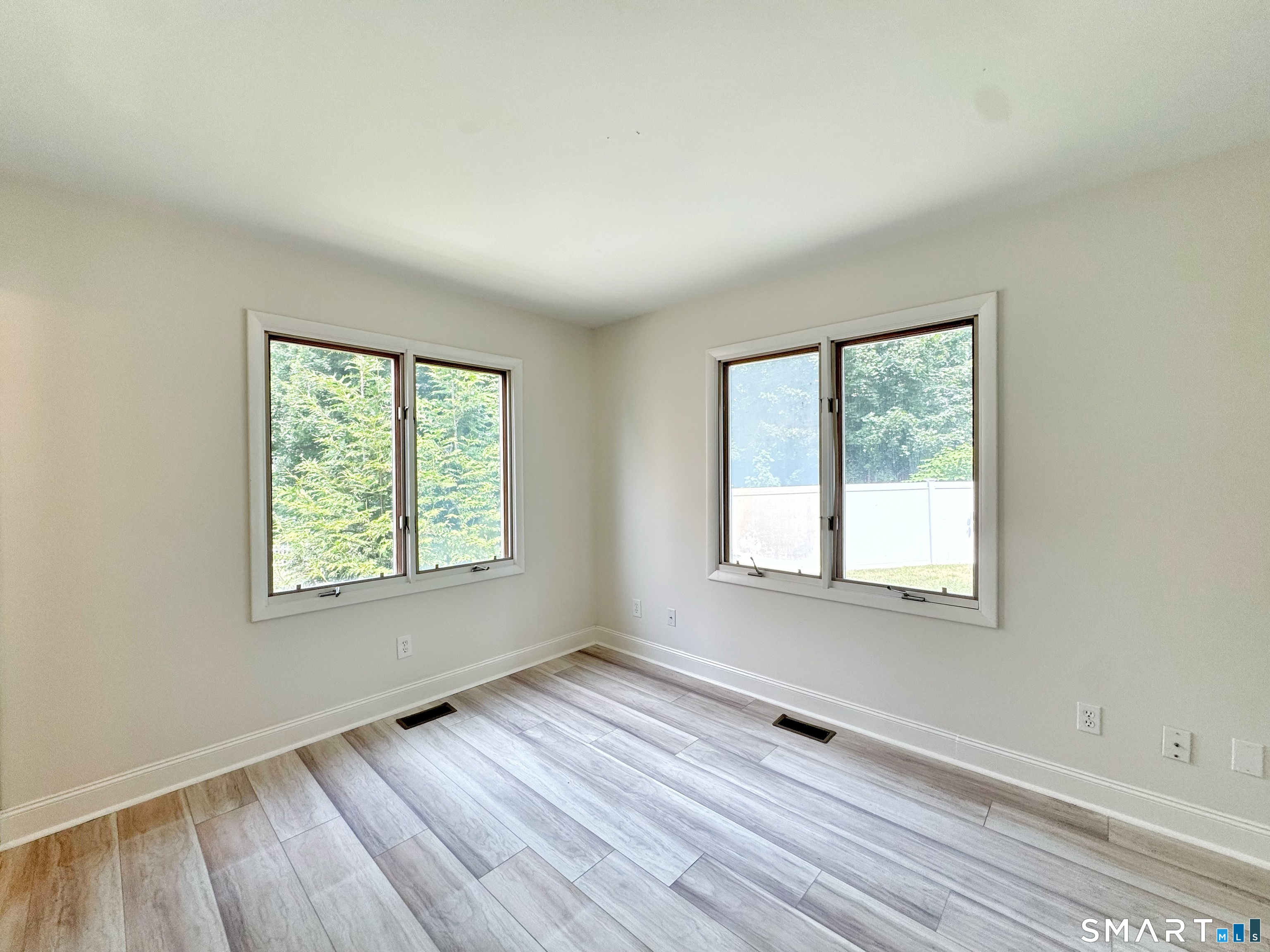 10 Harvann Road Norwalk, CT 06850 - Photo 25 of 35
