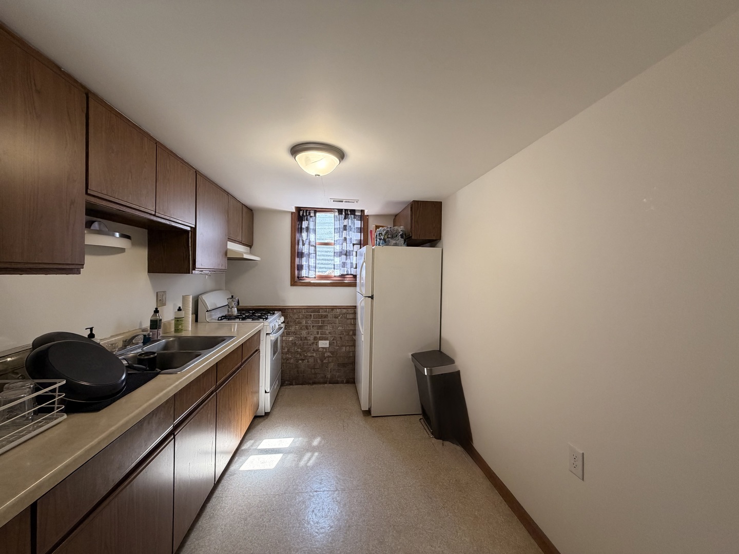 227 West Locust Street, Unit 1 DeKalb, IL 60115 - Photo 5 of 9
