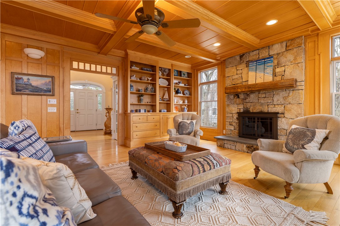 35 Wicklow Road Westerly, RI 02891 - Photo 15 of 48