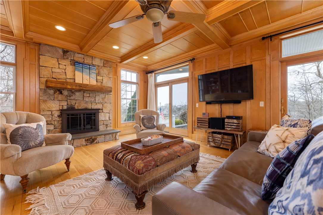 35 Wicklow Road Westerly, RI 02891 - Photo 18 of 48