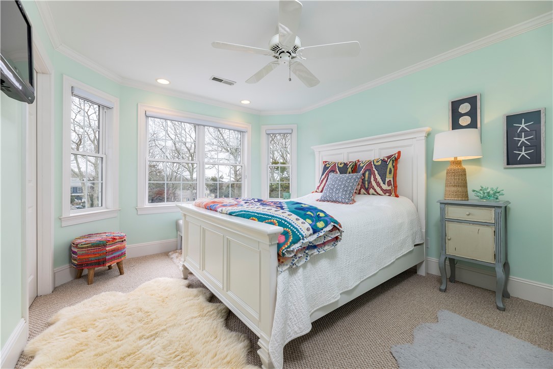 35 Wicklow Road Westerly, RI 02891 - Photo 33 of 48