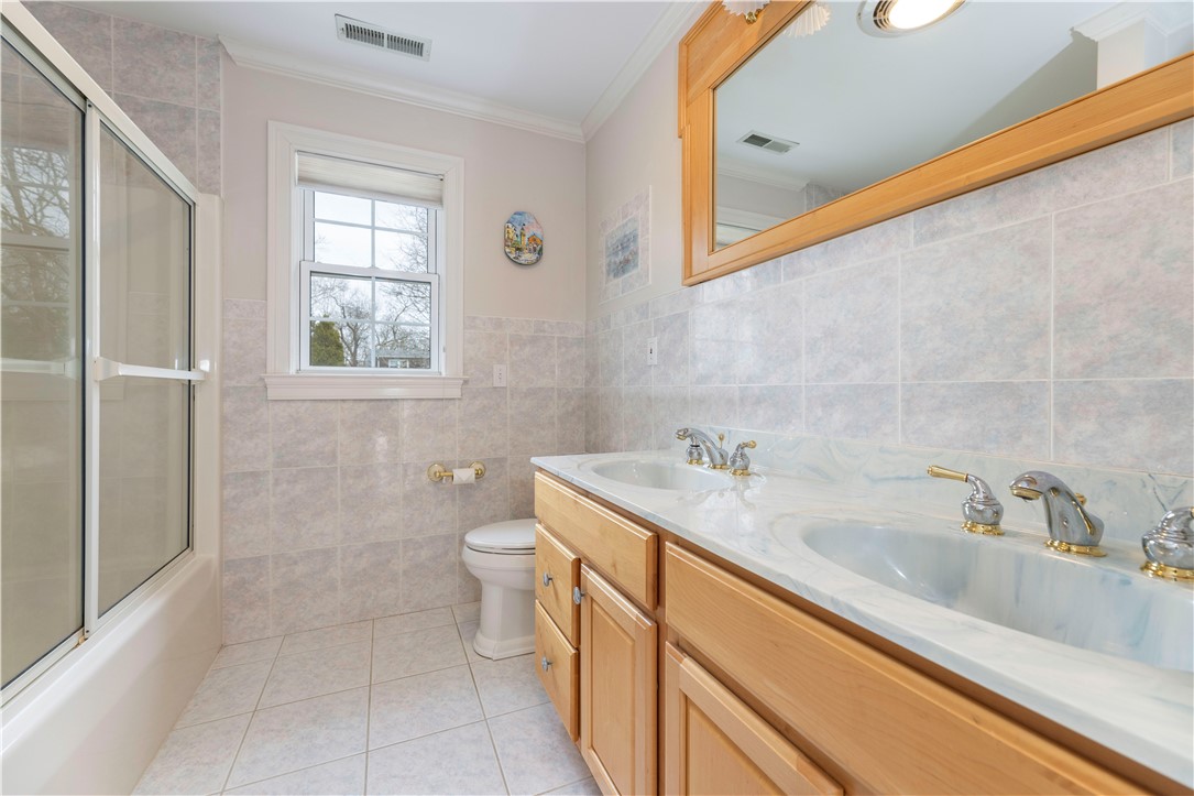 35 Wicklow Road Westerly, RI 02891 - Photo 36 of 48