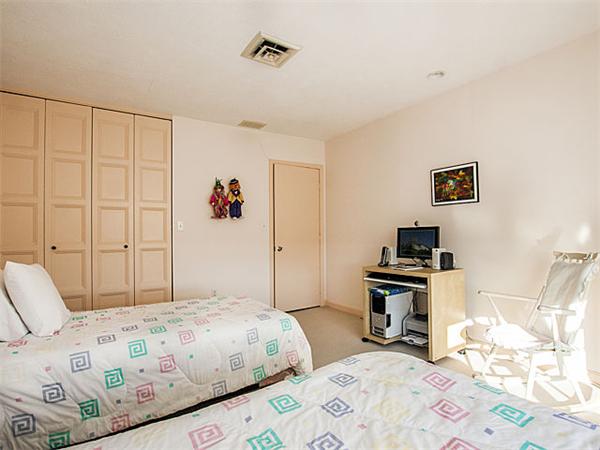 405 Langley Road, Unit 14 Newton, MA 02459 - Photo 10 of 13 Gallery Image 10