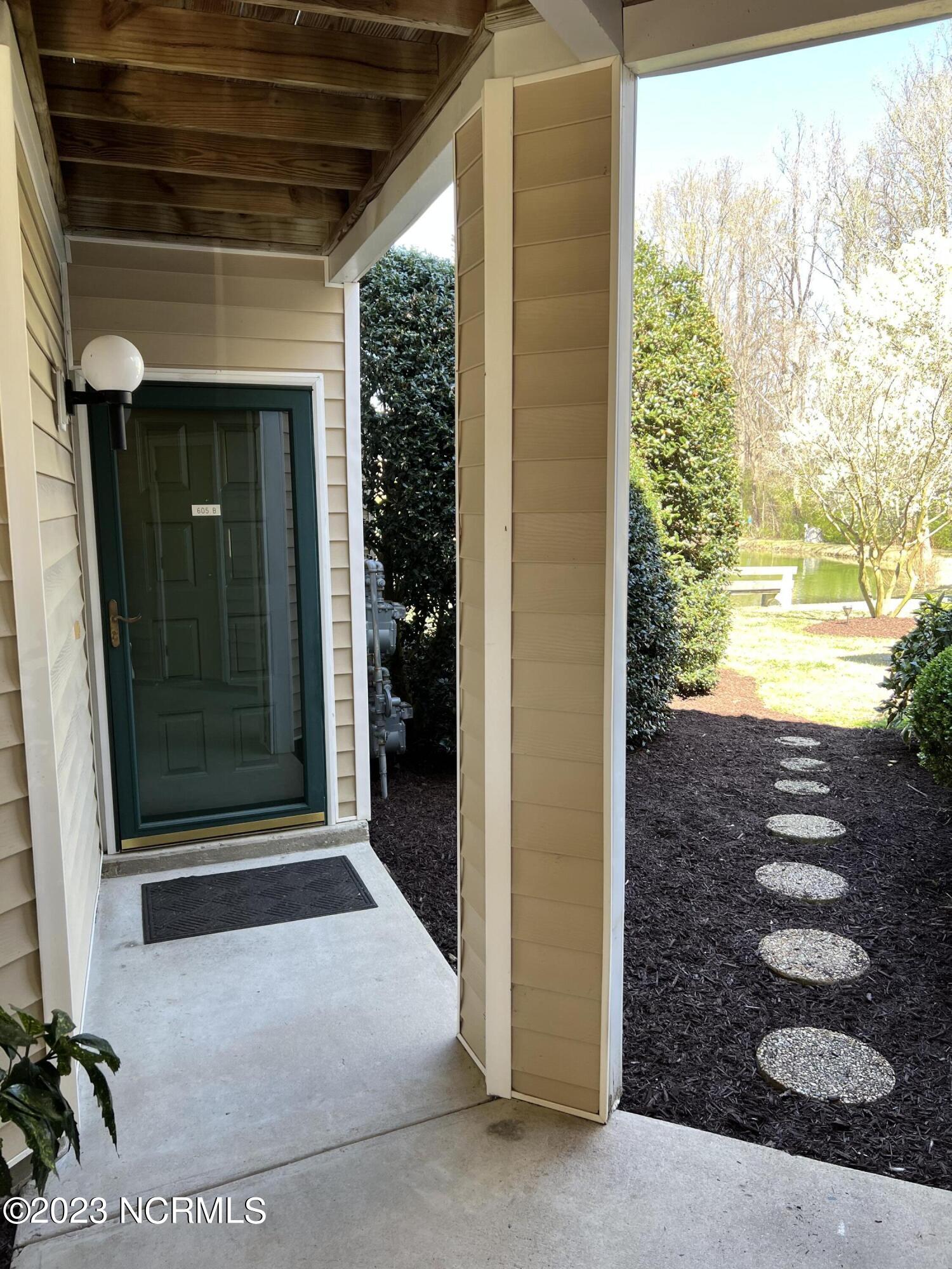 B03D311C-16D2-4262-AEFD-6119117E39FD