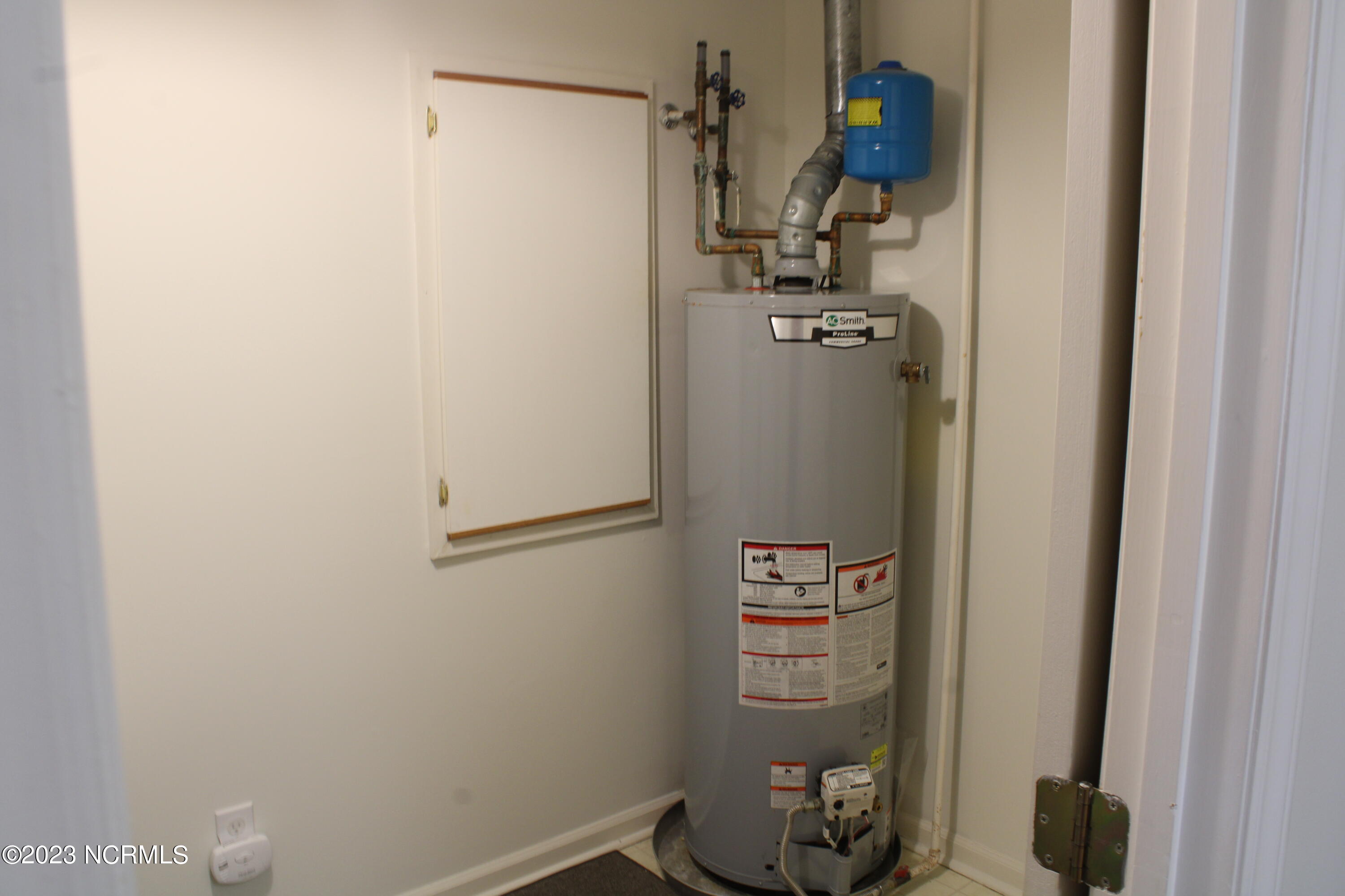 605 Spring Forest Road, Unit B Greenville, NC 27834 - Photo 15 of 36 IMG_1340