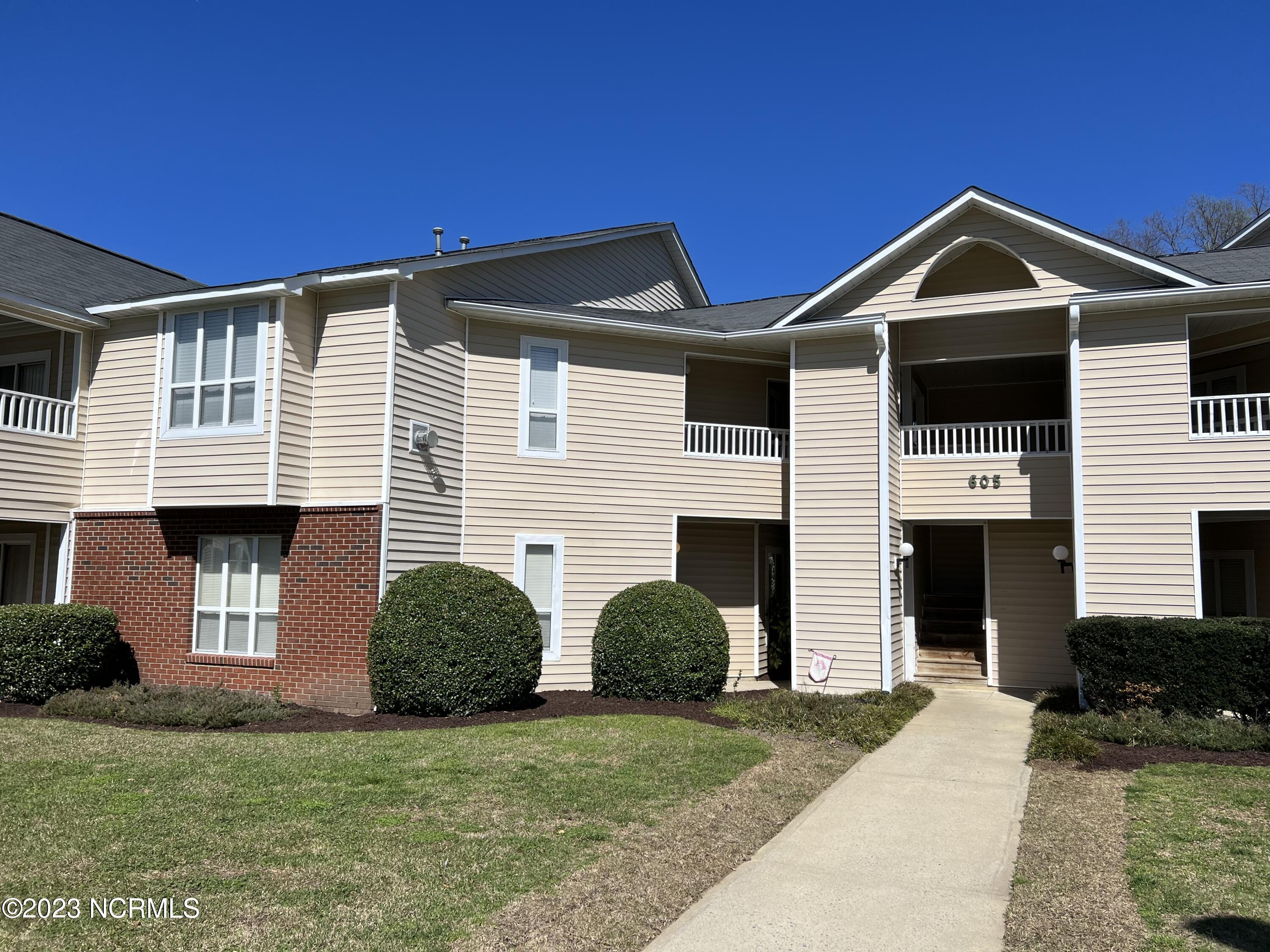 605 Spring Forest Road, Unit B Greenville, NC 27834 - Photo 2 of 36 A64FEBF1-B242-4980-9D70-6B3E22FB9246