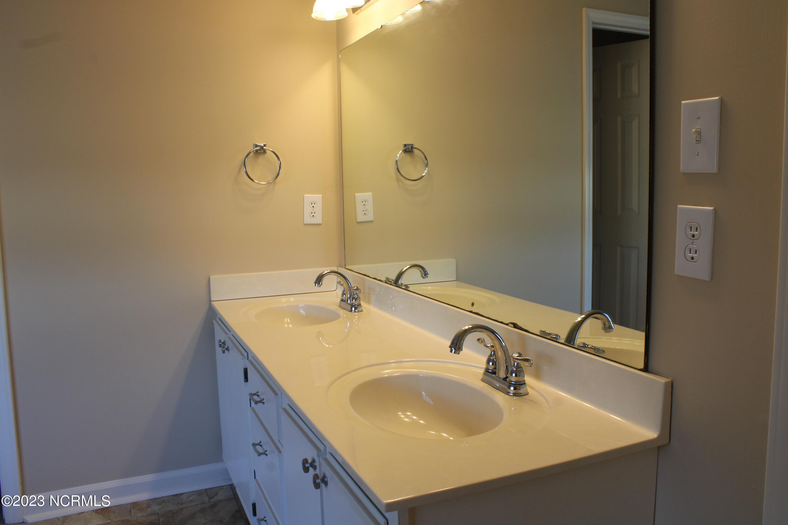 605 Spring Forest Road, Unit B Greenville, NC 27834 - Photo 22 of 36 IMG_1352